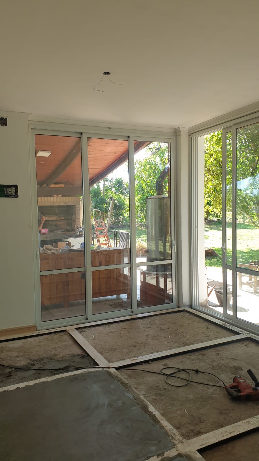 Cerramiento de aluminio y vidrio instalado en una vivienda